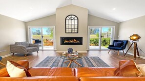 Télévision, cheminée