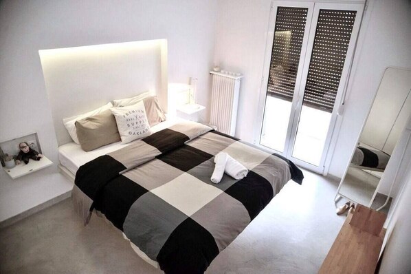 1 bedroom, iron/ironing board, WiFi, bed sheets - Central vintage Apartment with Acropolis view (Athina)