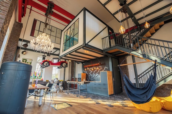 Estudio, vista al jardín | Área de sala de estar