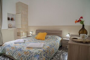 2 quartos, cofres nos quartos, ferros/tábuas de passar roupa