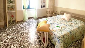 2 bedrooms, in-room safe, iron/ironing board, free WiFi