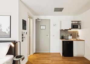 Comfort Suite with Balcony | 1 bedroom, individually decorated, individually furnished, desk