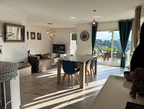 Quiet house on the Côte d'Azur