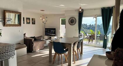 Quiet house on the Côte d'Azur