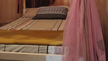 2 bedrooms, WiFi, bed sheets