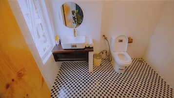 Basic Double Room, City View | Bathroom | Shower, free toiletries, hair dryer, towels