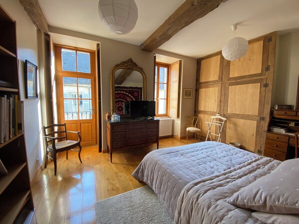 1 bedroom, free WiFi, bed sheets