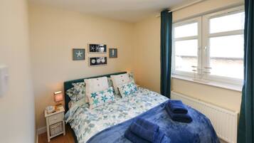 2 bedrooms, iron/ironing board, free WiFi, bed sheets