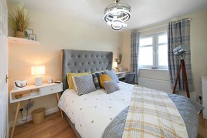 2 bedrooms, iron/ironing board, free WiFi, bed sheets