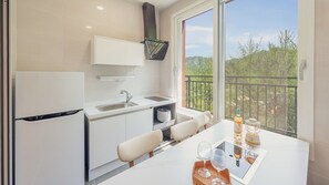 Basic-rum - 1 sovrum (Laonhaje Room 301(BBQ/Pool₩50k)) | 1 sovrum och gratis wi-fi