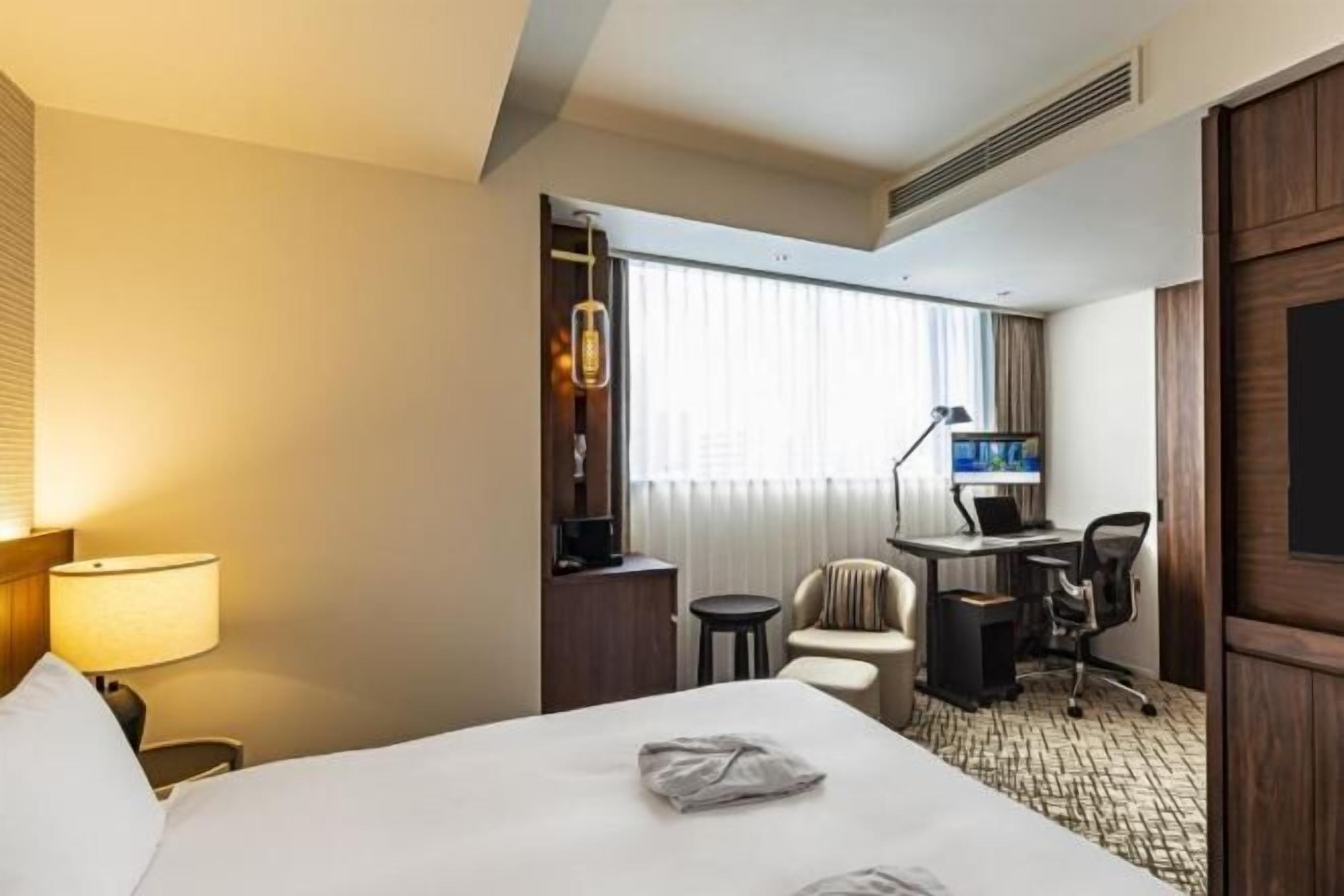 Down comforters, in-room safe, blackout drapes, free WiFi