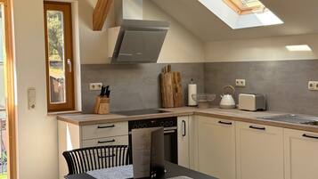 Kühlschrank, Ofen, Herdplatte, Geschirrspüler