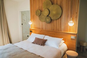 4 Schlafzimmer, Schreibtisch, Bügeleisen/Bügelbrett, WLAN