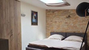2 室のベッドルーム、アイロン / アイロン台、WiFi、ベッドシーツ