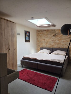 2 soverom, strykejern/-brett, wi-fi og sengetøy