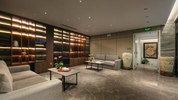 2 bares/lounges