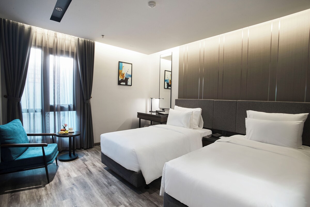 Peralatan tempat tidur premium, tilam berlapik, bar mini 
