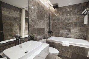 Deluxe Double Room, Bathtub | Bathroom | Combined shower/tub, rainfall showerhead, free toiletries, hair dryer - GrandView Hotel & Residence (Hanoi)