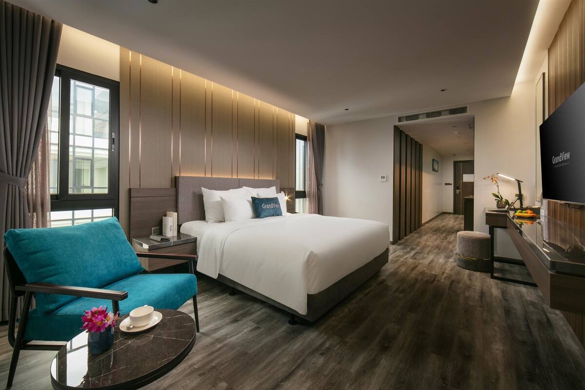 Deluxe Studio | Premium bedding, pillowtop beds, minibar, in-room safe