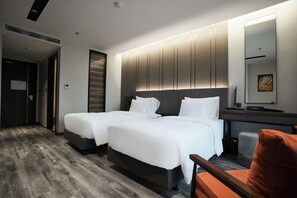 Premier Double Room, Bathtub, Courtyard View | Living area - GrandView Hotel & Residence (Hanoi)