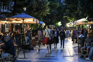 客房, 1 間臥室, 吸煙房, 私人泳池 | 用餐區