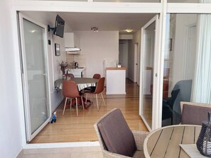 Dining - 2-Bedroom Retreat in Prizba - Perfect Coastal Getaway (Smokvica)