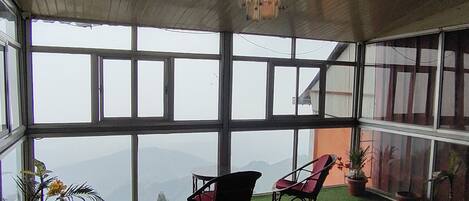 Suíte, vista para o vale | Terraço/pátio