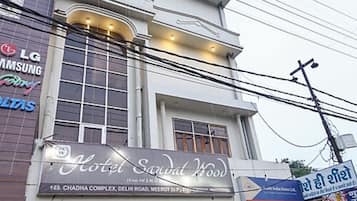 Mặt tiền nơi lưu trú