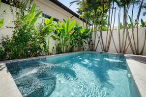 Outdoor pool, pool loungers - Tropical Private Pool 2BR Villa Kate (Rawai)
