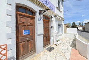 Fachada de la propiedad