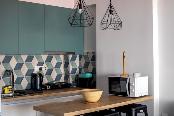 Studio, 1 Double Bed, Kitchenette, City View | Private kitchenette | Full-sized fridge, microwave, stovetop, espresso maker
