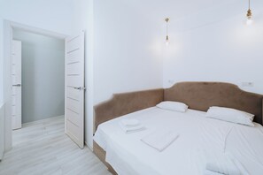 1 bedroom, iron/ironing board, travel cot, free WiFi