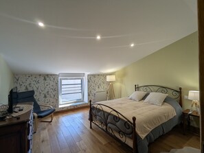 3 chambres, Wi-Fi gratuit, draps fournis