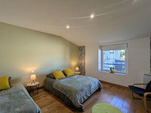 3 bedrooms, free WiFi, bed sheets
