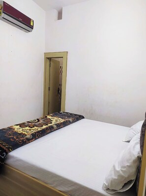 Escritorio, sistema de insonorización, ropa de cama