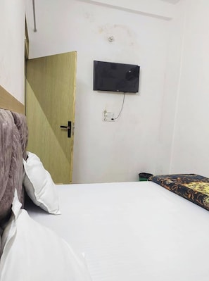 Desk, soundproofing, bed sheets