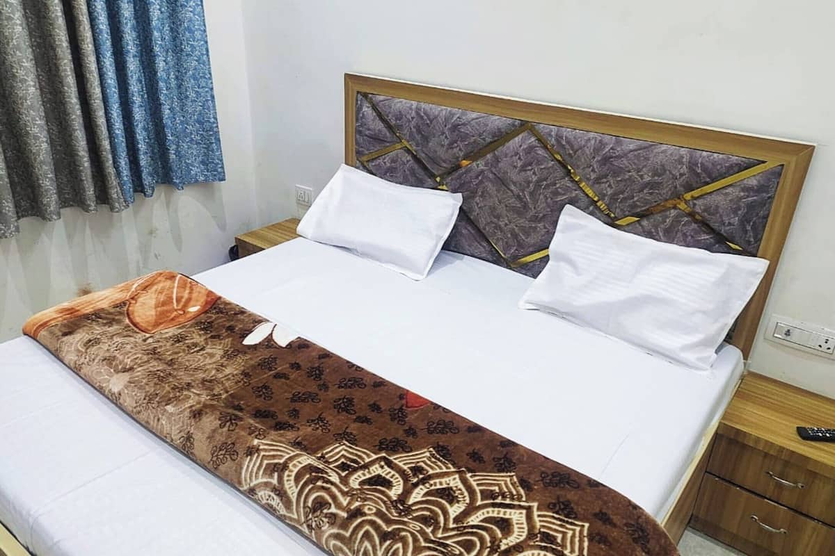 Escritorio, insonorización y ropa de cama
