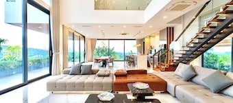 Villa isolated on a Hill with all modern conveniences