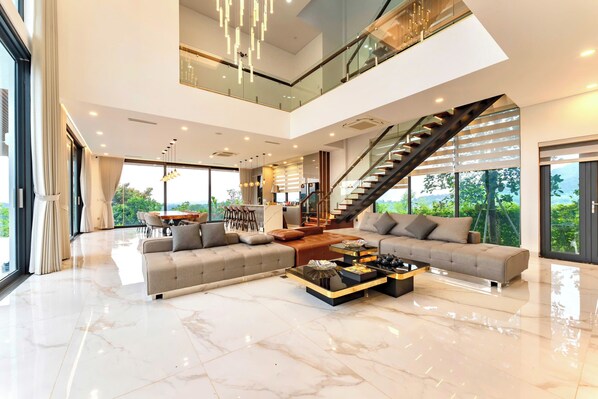 Interior - Villa isolated on a Hill with all modern conveniences (Ba Vi)