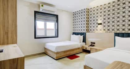 HOTEL SEVENTY SEVEN