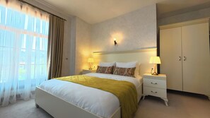 Deluxe Sea View White | Ücretsiz minibar, masa, güneşlik/perde, ütü/ütü masası