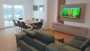 Hus – standard, balkong, delvis sjøutsikt | Oppholdsområde