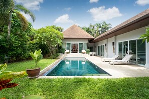 Outdoor pool, sun loungers