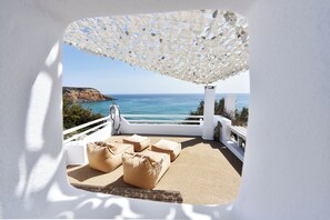Deluxe Apartment, Sea View | In-room safe, blackout curtains, soundproofing, free WiFi - GIOURGAS STUDIOS & APARTMENTS (Milos)