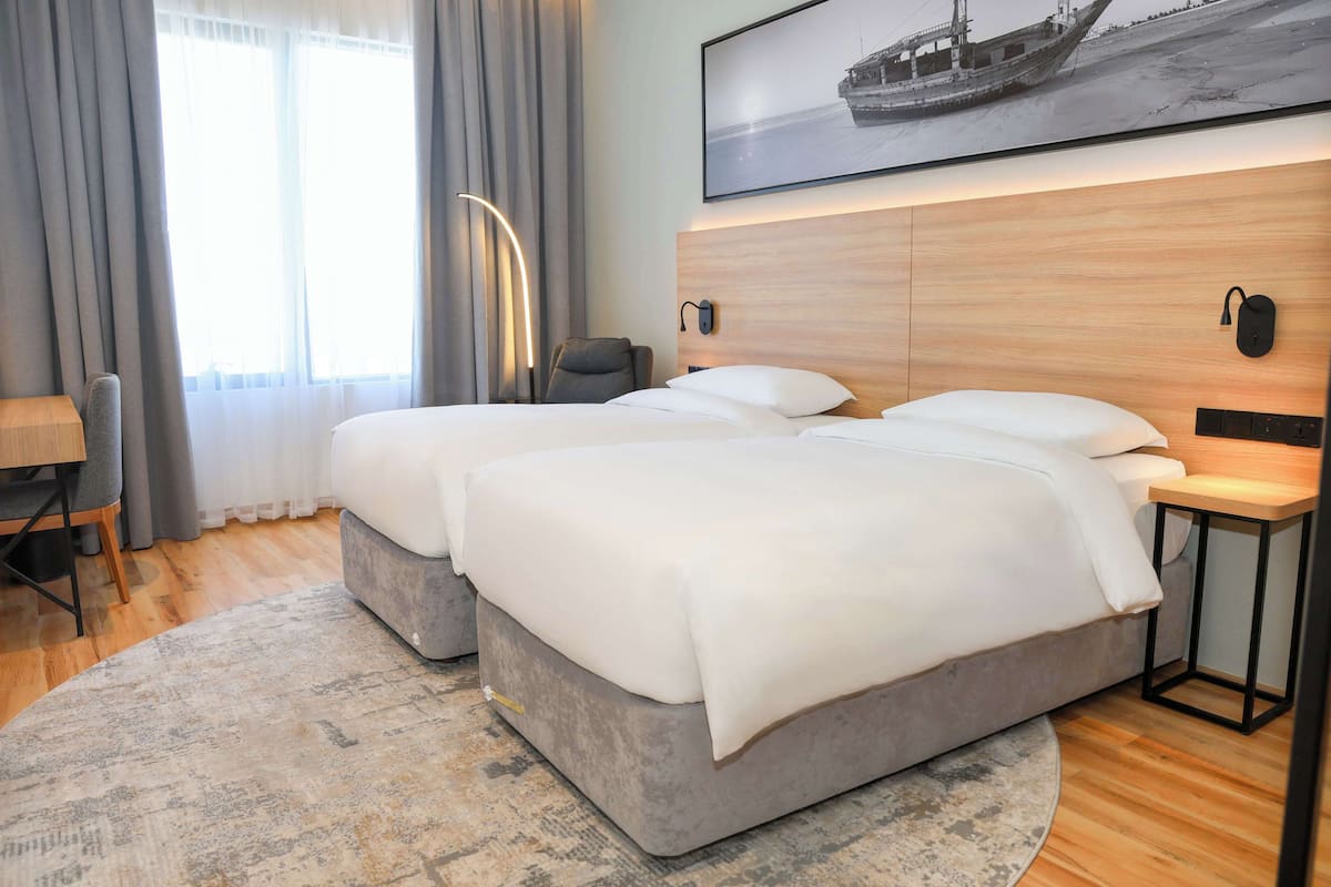Standard Room | Minibar, bed sheets