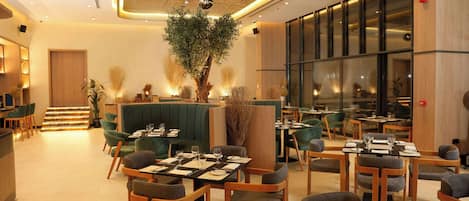 Daily continental breakfast (OMR 4.50 per person)