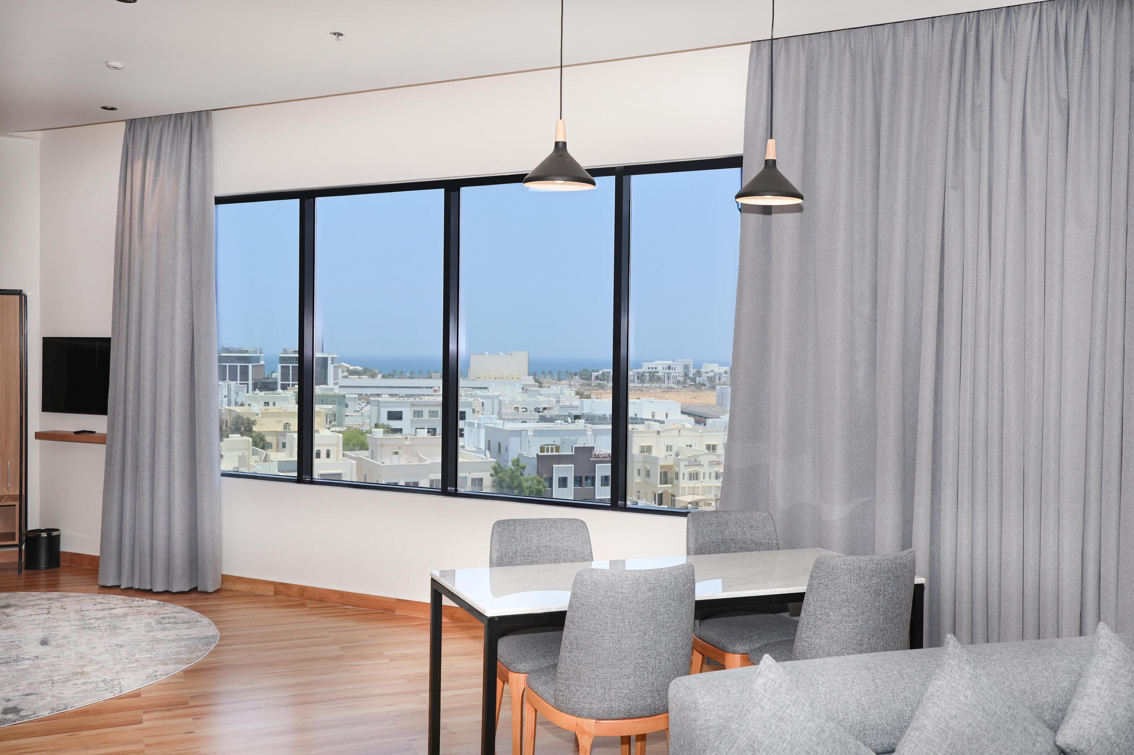 Junior Suite | Minibar, bed sheets