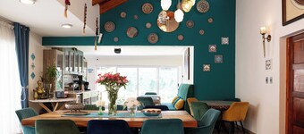 A peaceful and safe area, just minutes from the beach, bars, and restaurants.