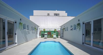 A peaceful and safe area, just minutes from the beach, bars, and restaurants.