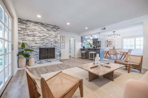Casa (4 Bedrooms) | Área de estar